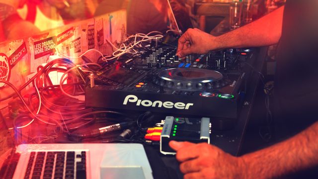 Disco mit DJ 